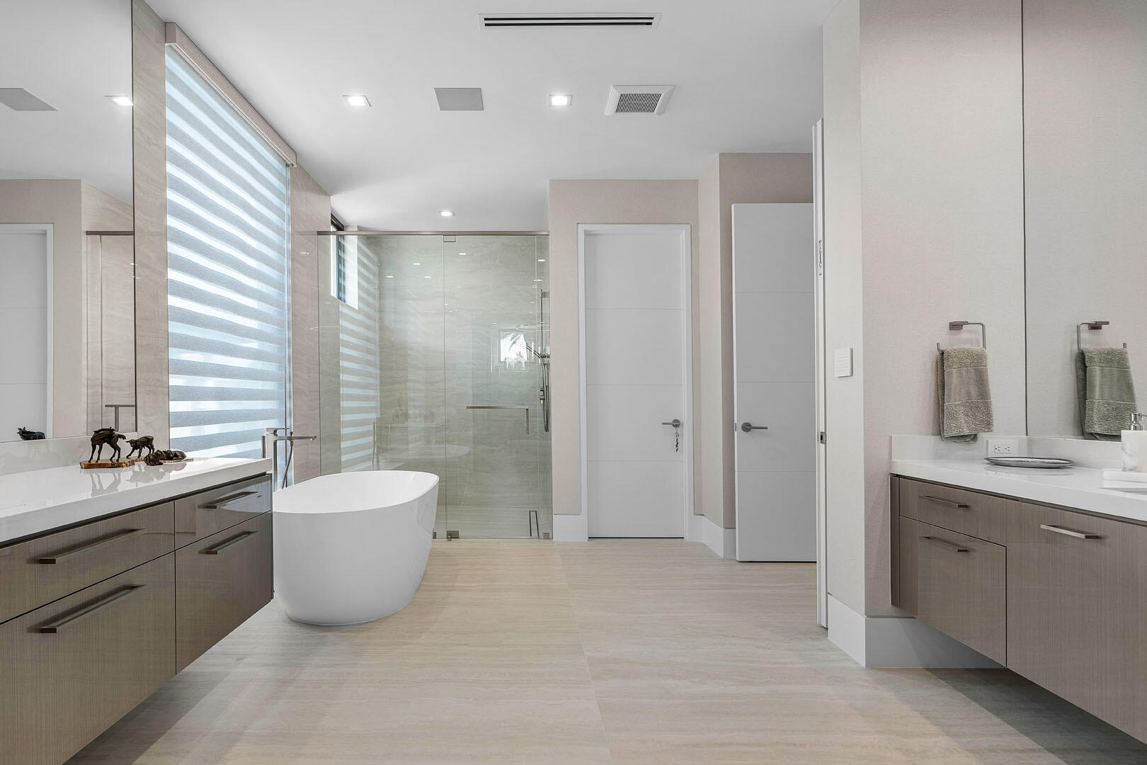 ROYAL PALM YACHT & COUNTR - Residential