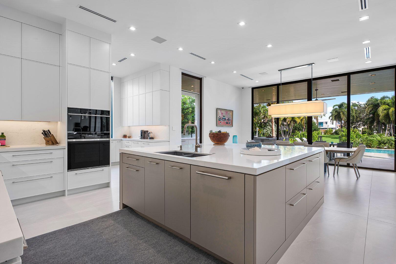 ROYAL PALM YACHT & COUNTR - Residential