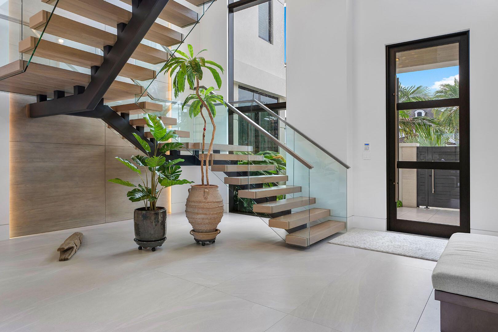 ROYAL PALM YACHT & COUNTR - Residential