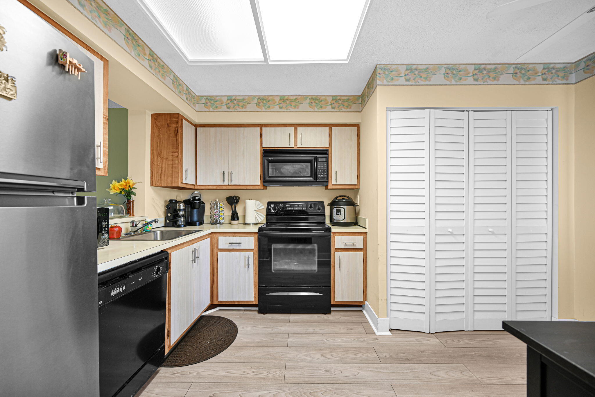 PALM LAKES CONDO - Residential