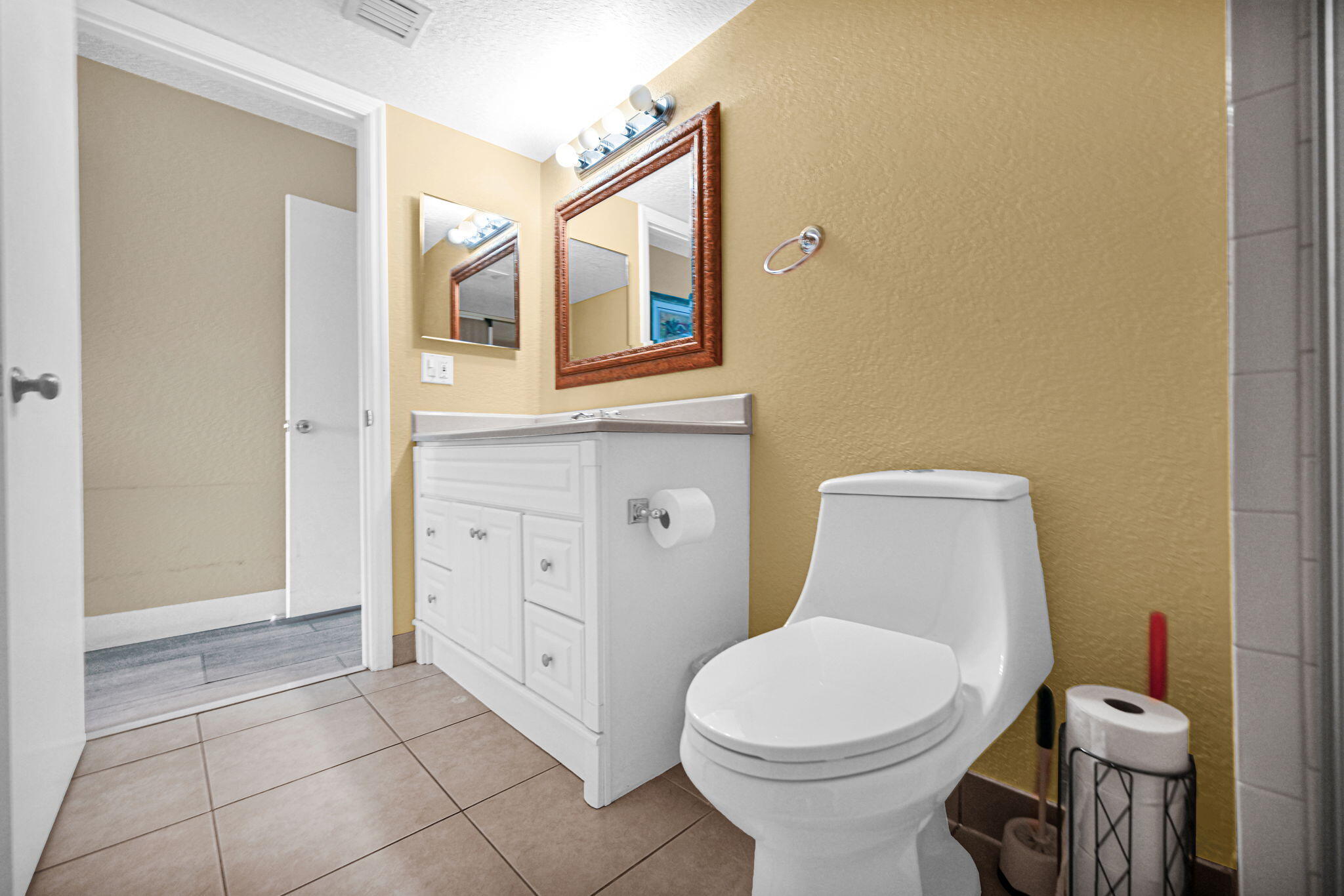 PALM LAKES CONDO - Residential