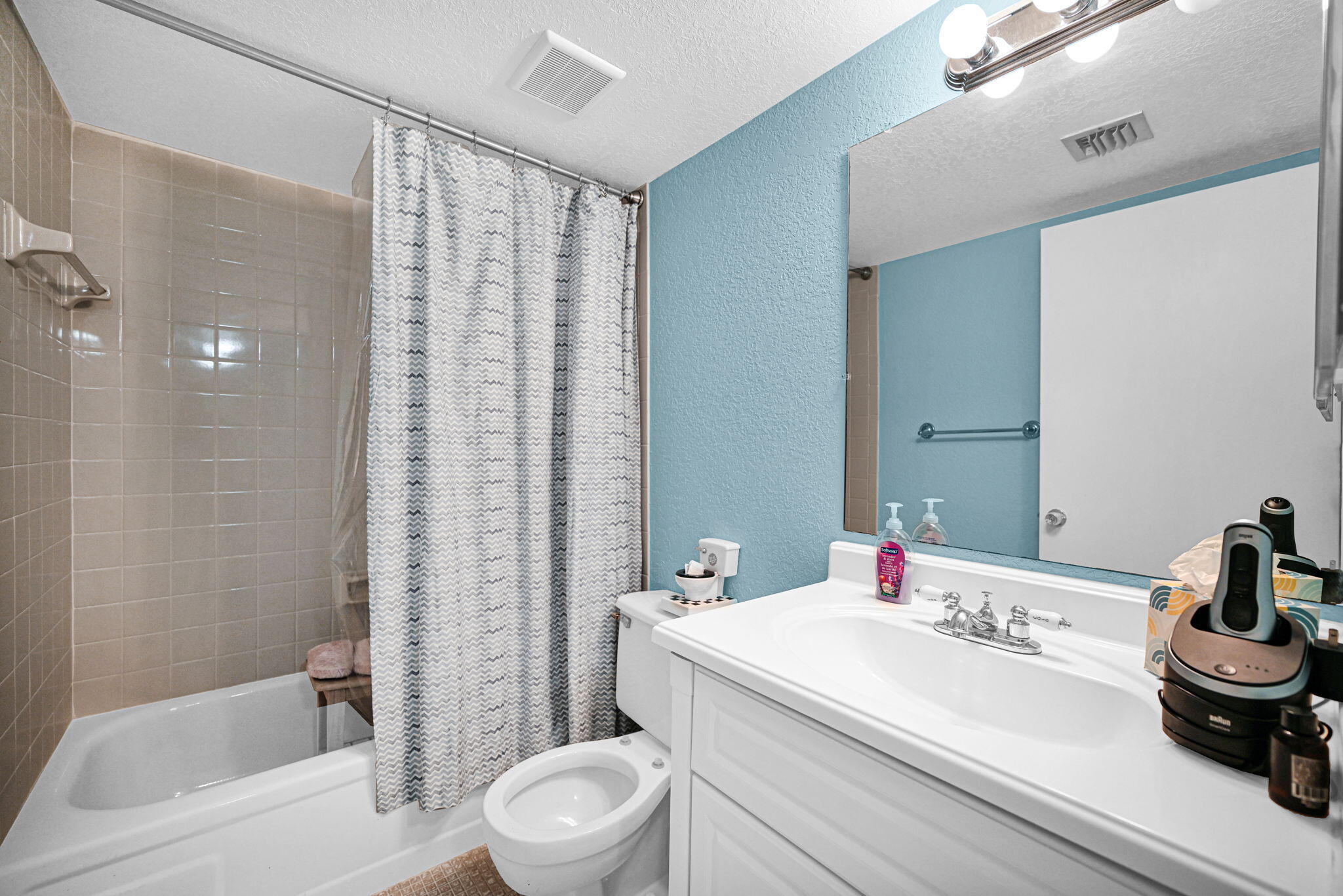 PALM LAKES CONDO - Residential