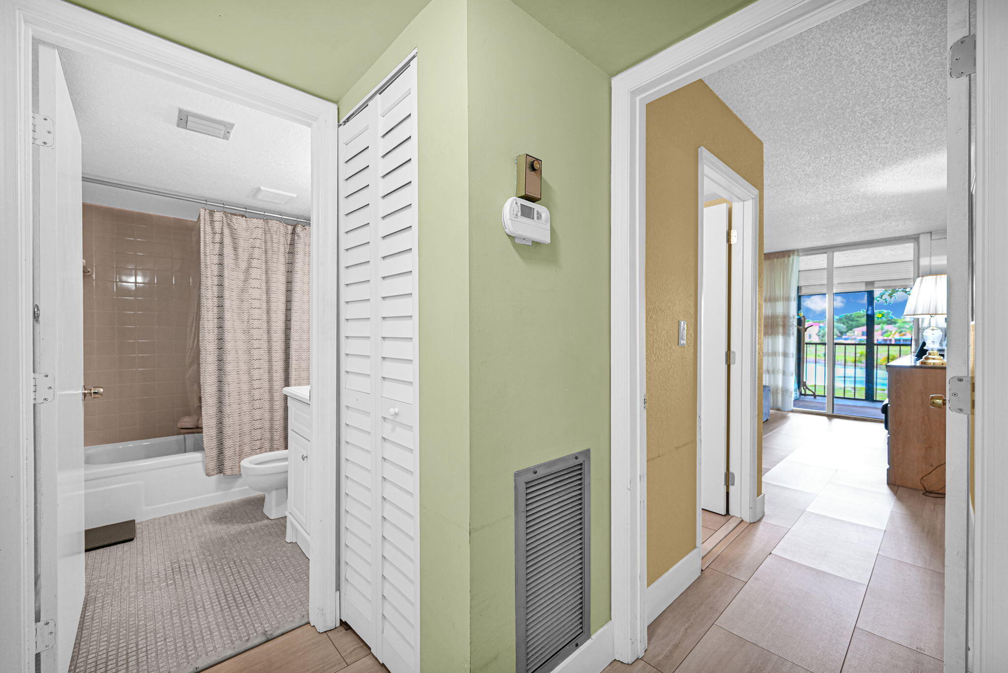 PALM LAKES CONDO - Residential