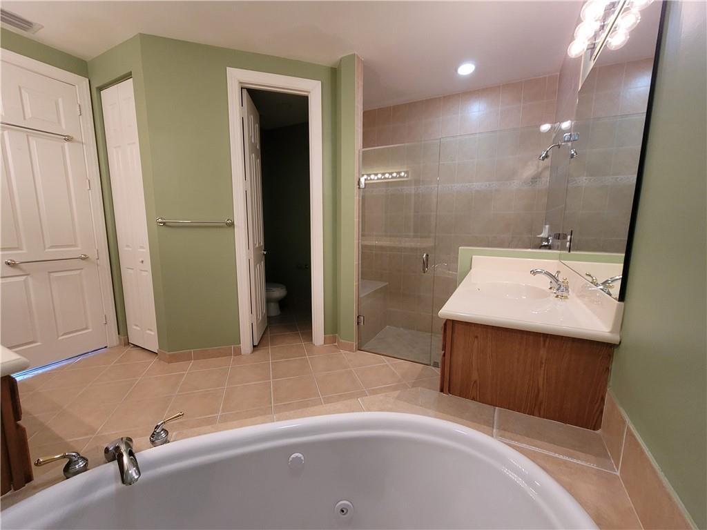 HARBOUR ISLAND - Residential