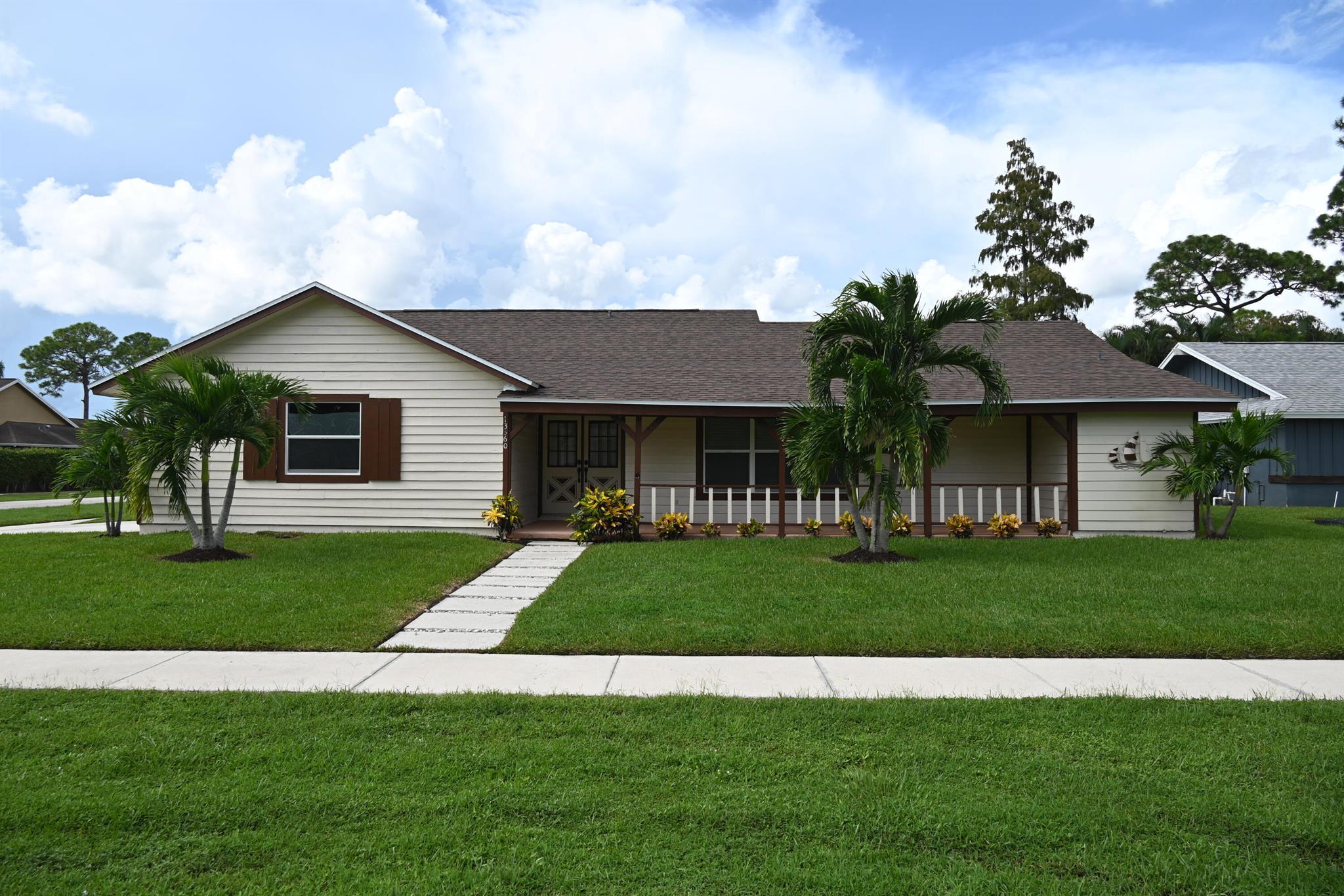 SUGAR POND MANOR OF WELLI - Residential