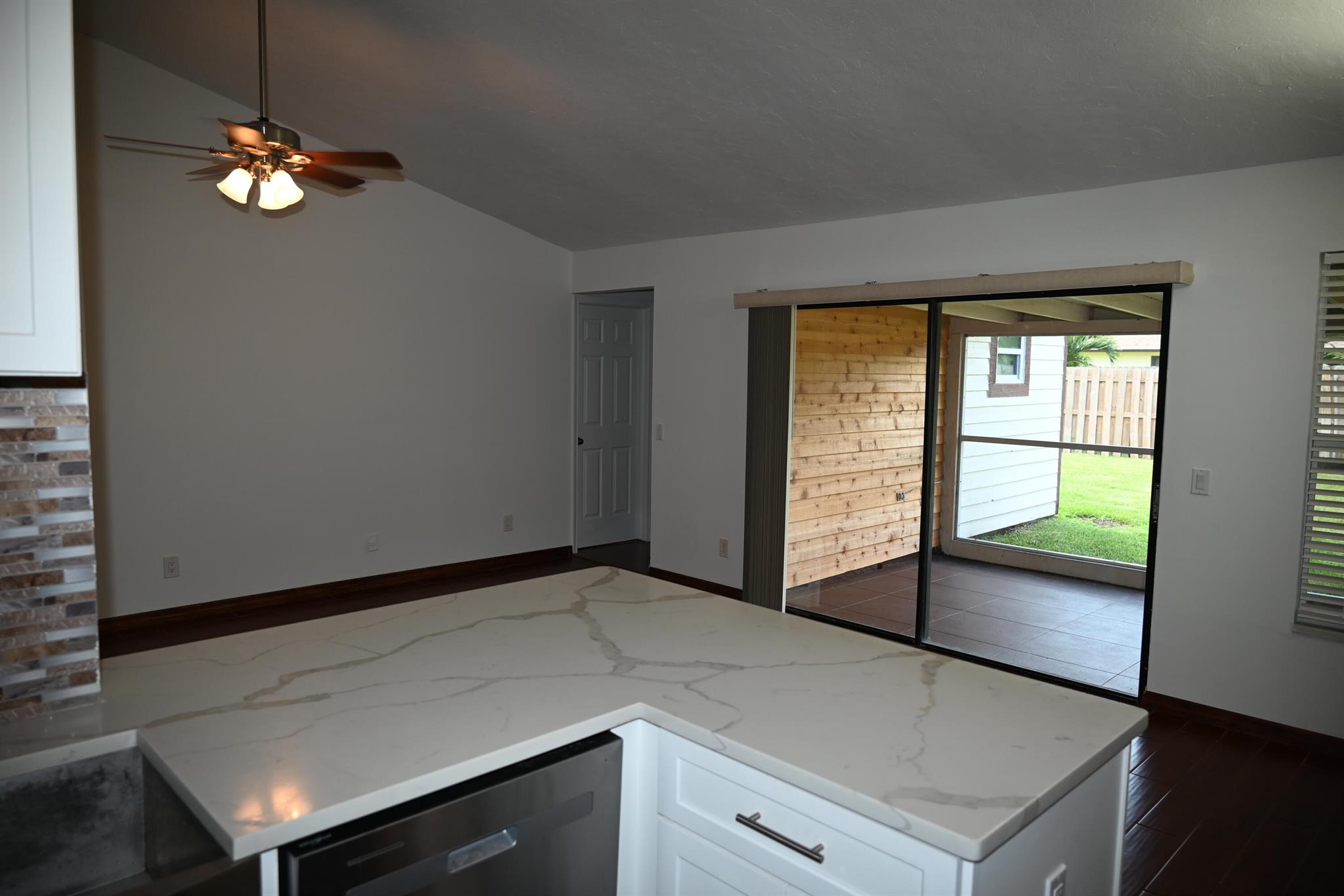 SUGAR POND MANOR OF WELLI - Residential