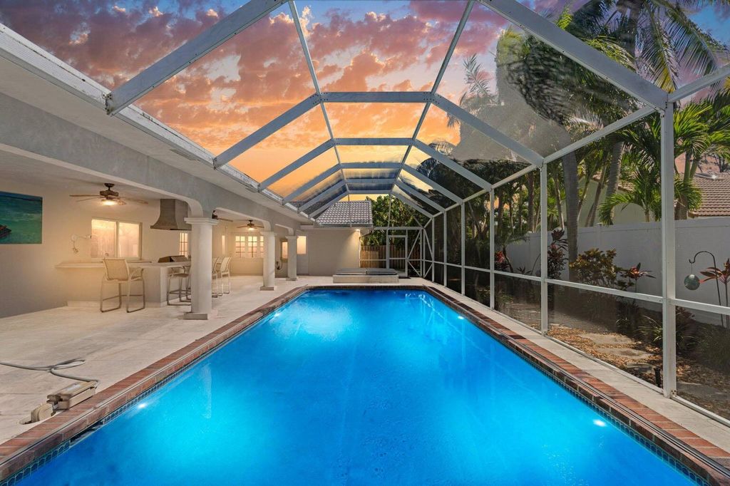 Photo of 620 SW 17th Street, Boca Raton, FL 33486 (MLS # R11133340)