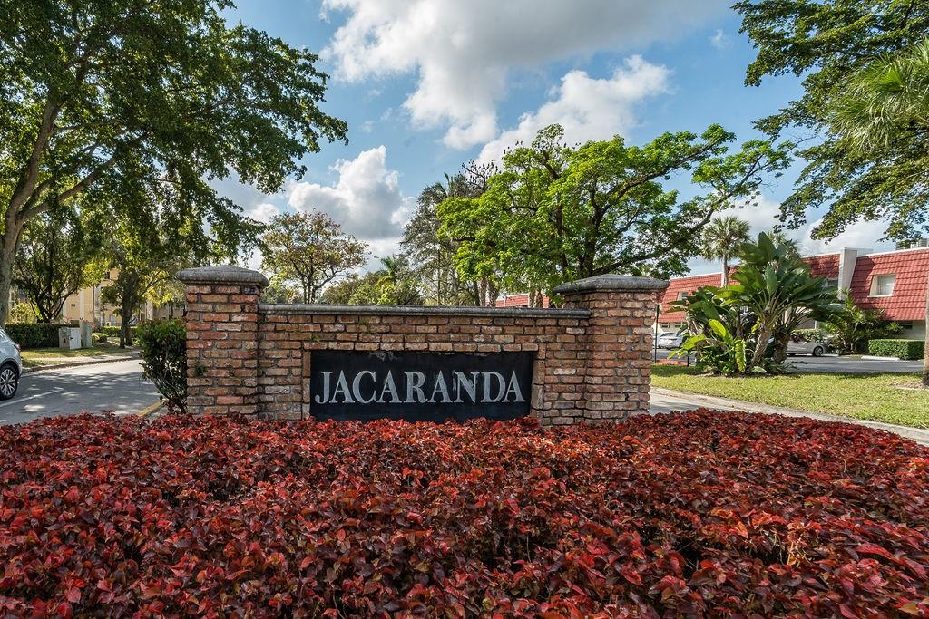 273 Jacaranda Dr 9