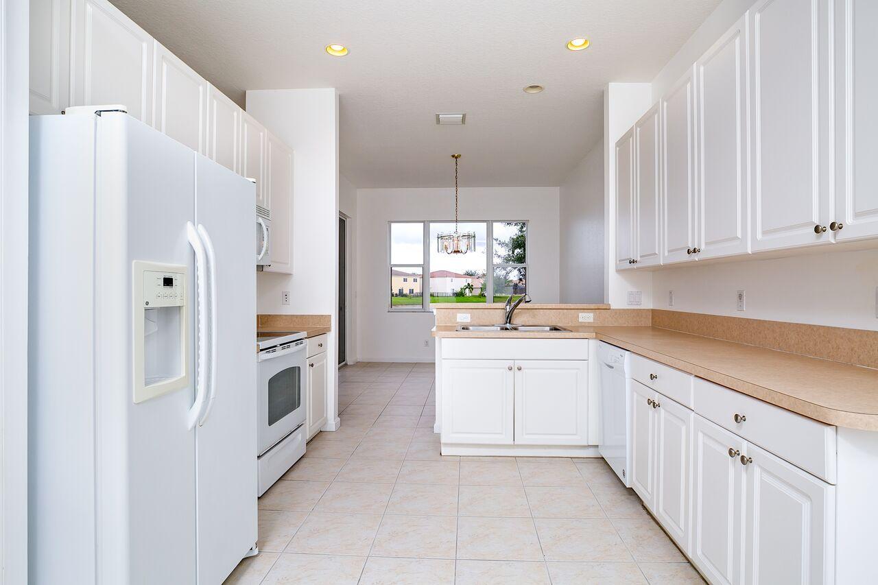 THIRD REPLAT OF PORTOFINO ISLES - Residential