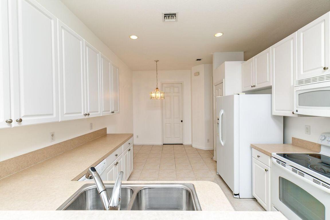 THIRD REPLAT OF PORTOFINO ISLES - Residential