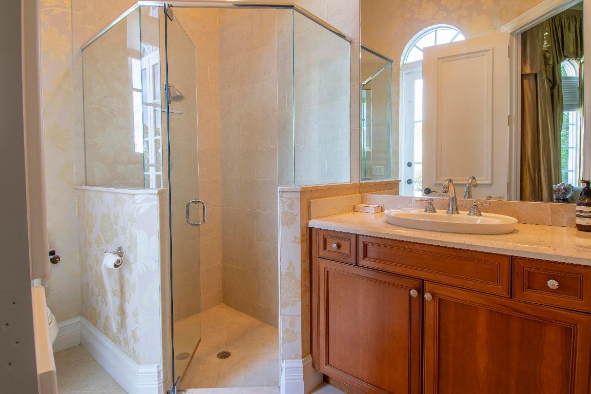 TESORO PLAT NO 4 - Residential Lease