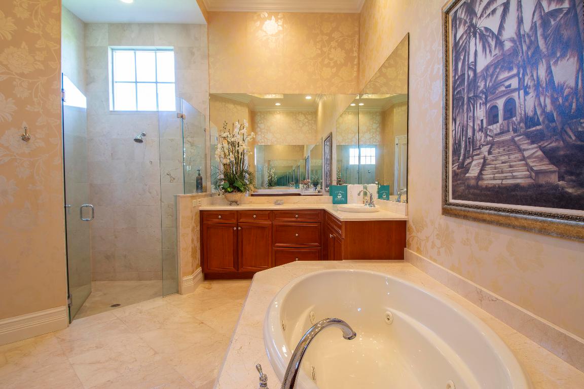 TESORO PLAT NO 4 - Residential Lease