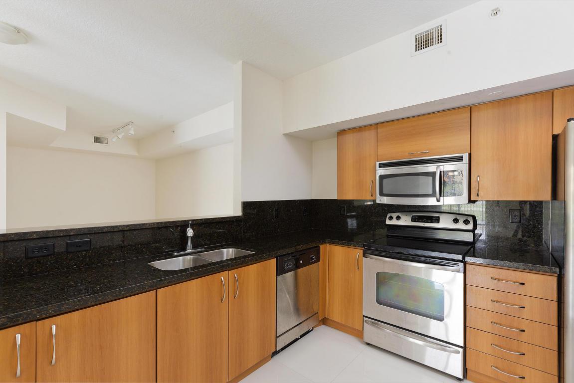 PINEAPPLE GROVE VILLAGE C - Residential Lease