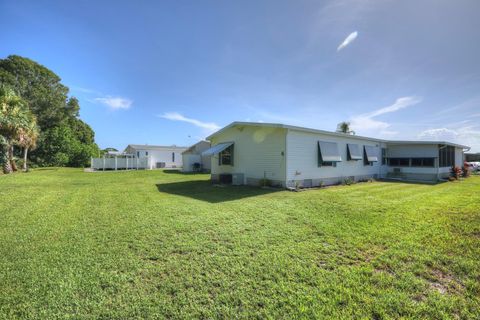 A home in Barefoot Bay