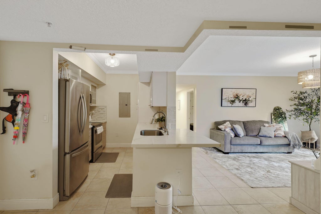 Photo of 231 SW 116TH Avenue #19208, Pembroke Pines, FL 33025 (MLS # B26058512)