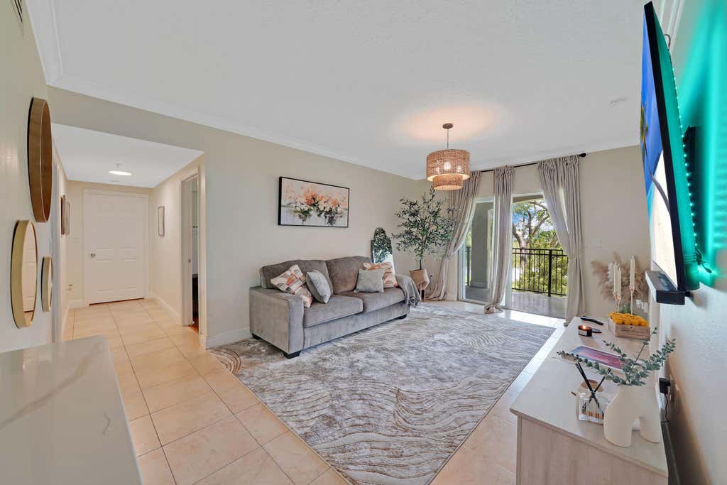 Photo of 231 SW 116TH Avenue #19208, Pembroke Pines, FL 33025 (MLS # B26058512)