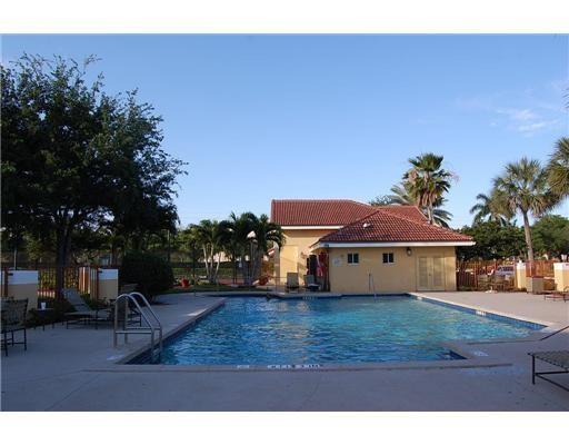 SOUTH PALM PLACE - Residential