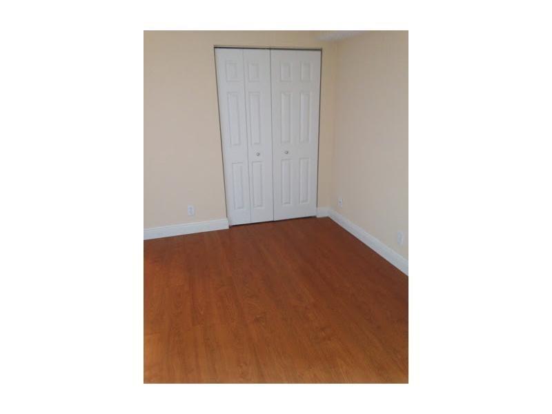SOUTH PALM PLACE - Residential