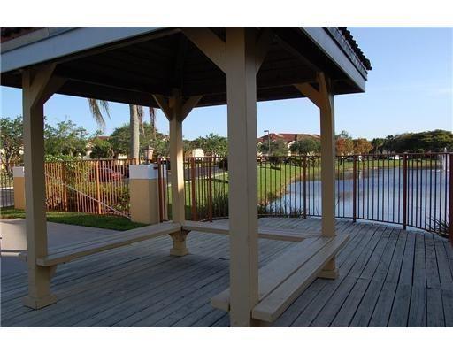 SOUTH PALM PLACE - Residential