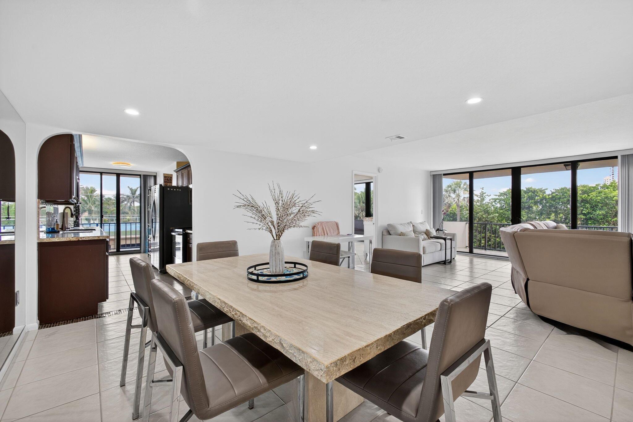 4200 N Ocean Drive 2-105, Singer Island, FL, 33404/$469,000 4 4200 N Ocean Drive 2-105
