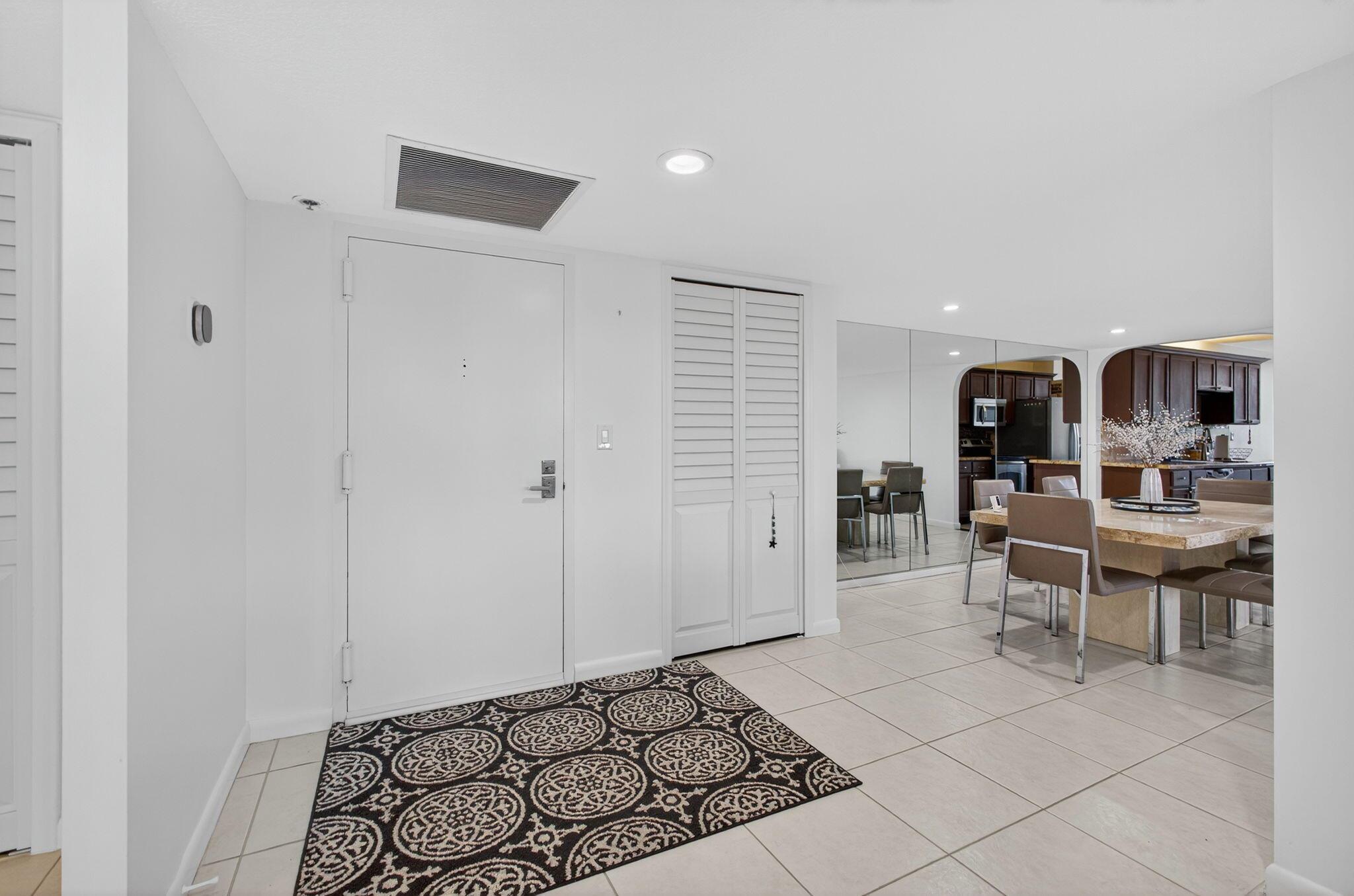 4200 N Ocean Drive 2-105, Singer Island, FL, 33404/$469,000 2 4200 N Ocean Drive 2-105