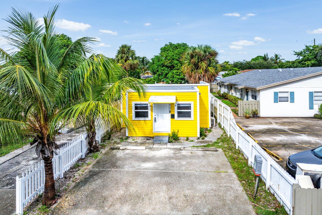 Photo of 413 N E Street, Lake Worth Beach, FL 33460 (MLS # B26080411)
