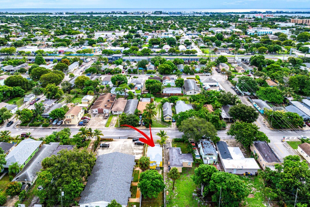 Photo of 413 N E Street, Lake Worth Beach, FL 33460 (MLS # B26080411)