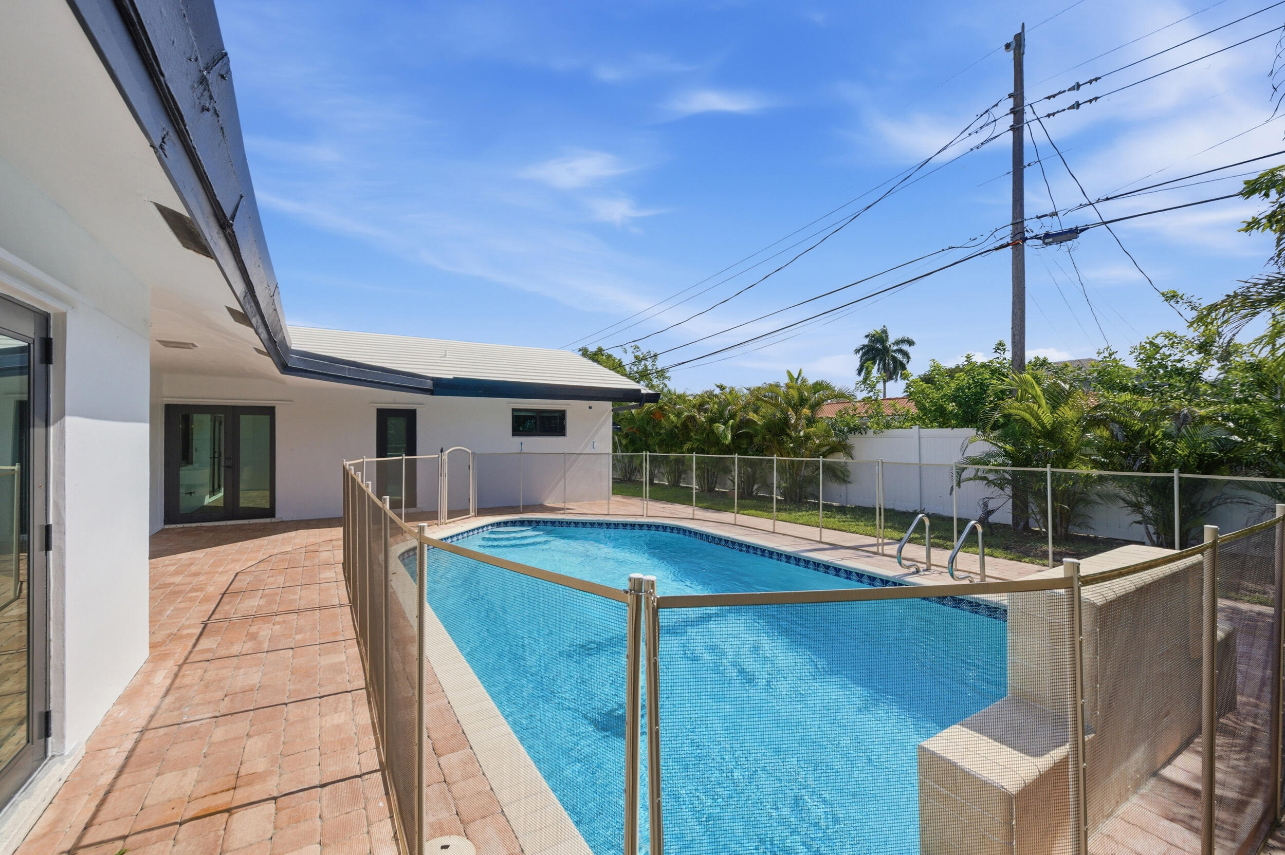 IMPERIAL POINT 5 SEC - Residential