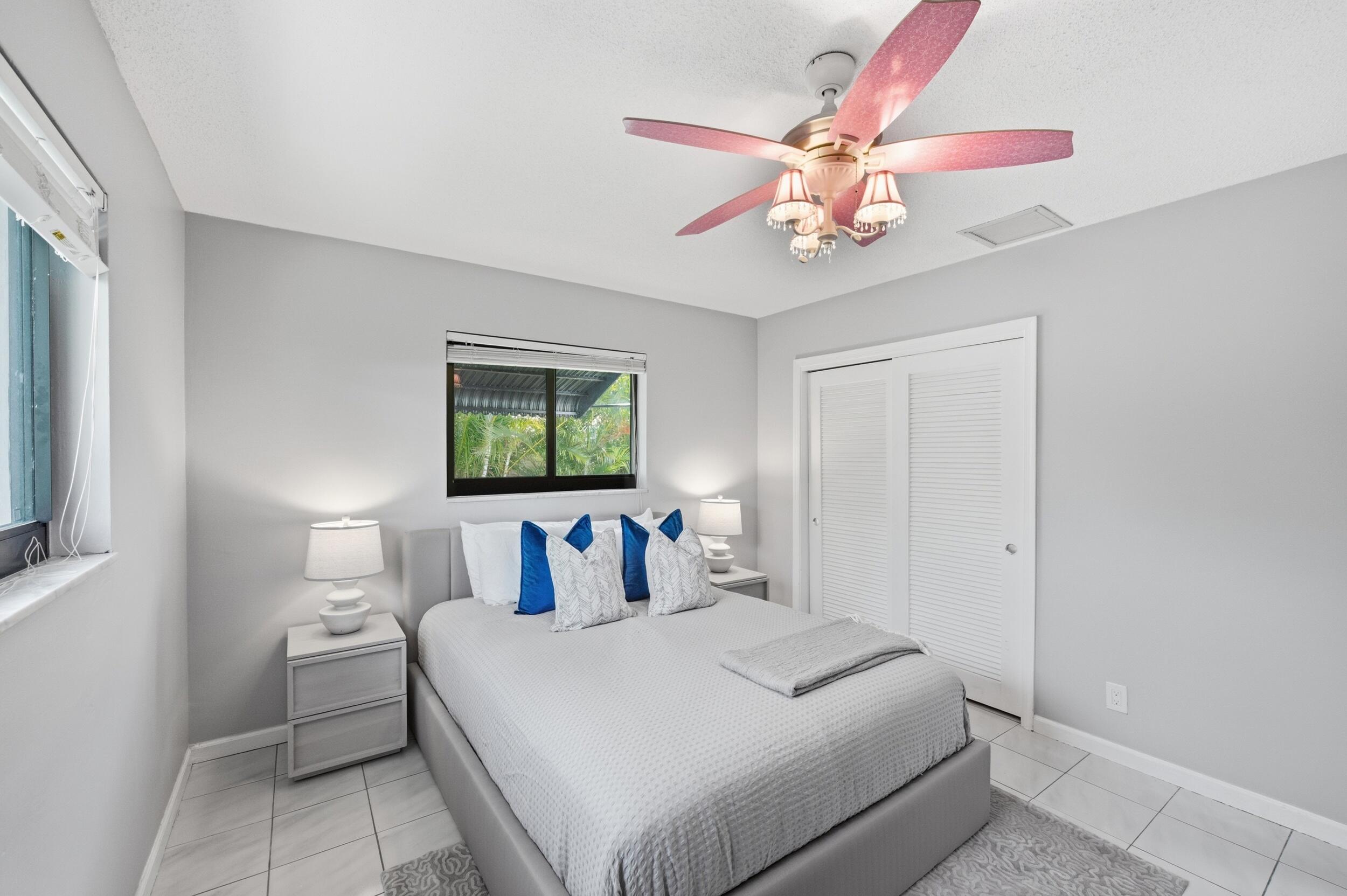 IMPERIAL POINT 5 SEC - Residential
