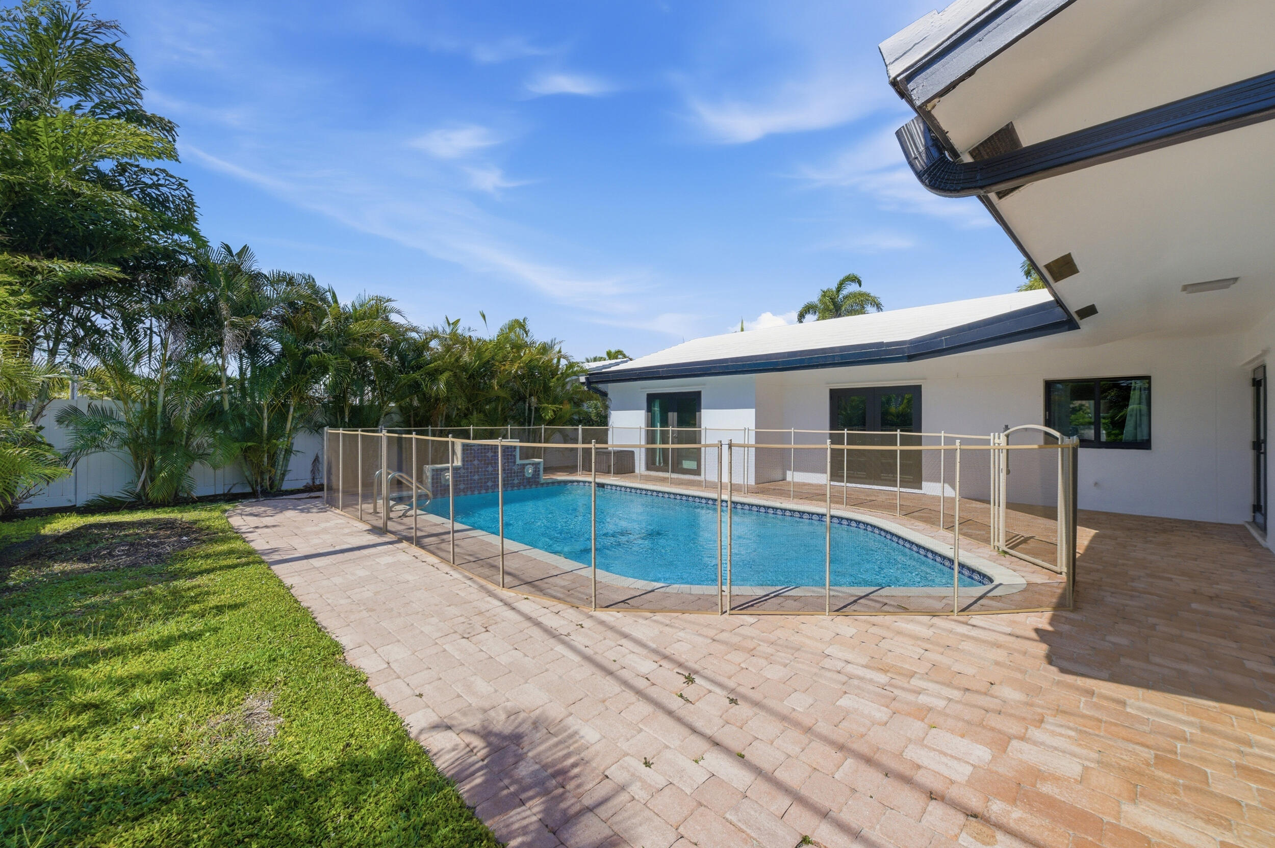 IMPERIAL POINT 5 SEC - Residential