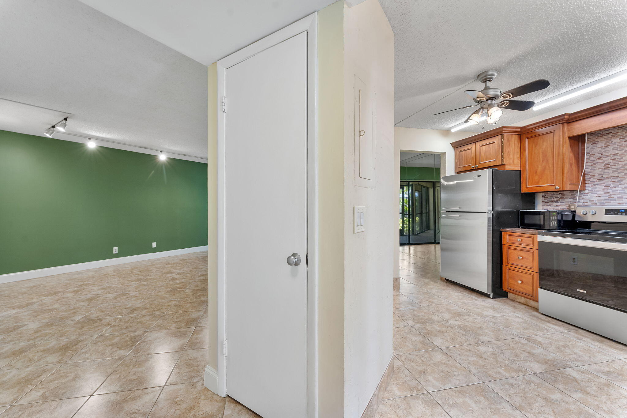 5800 Camino Del Sol 102