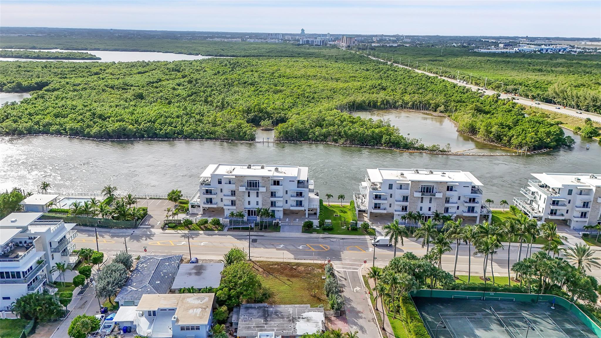 HOLLYWOOD CENTRAL BEACH - Land