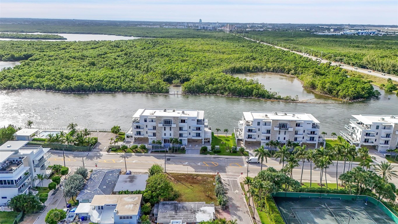 HOLLYWOOD CENTRAL BEACH - Land
