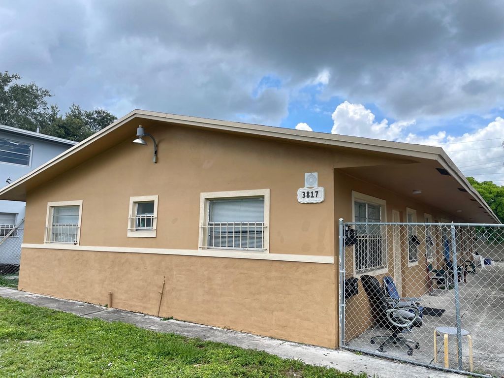 Photo of 3817 SW 13th Court #1, Fort Lauderdale, FL 33312 (MLS # F10481270)