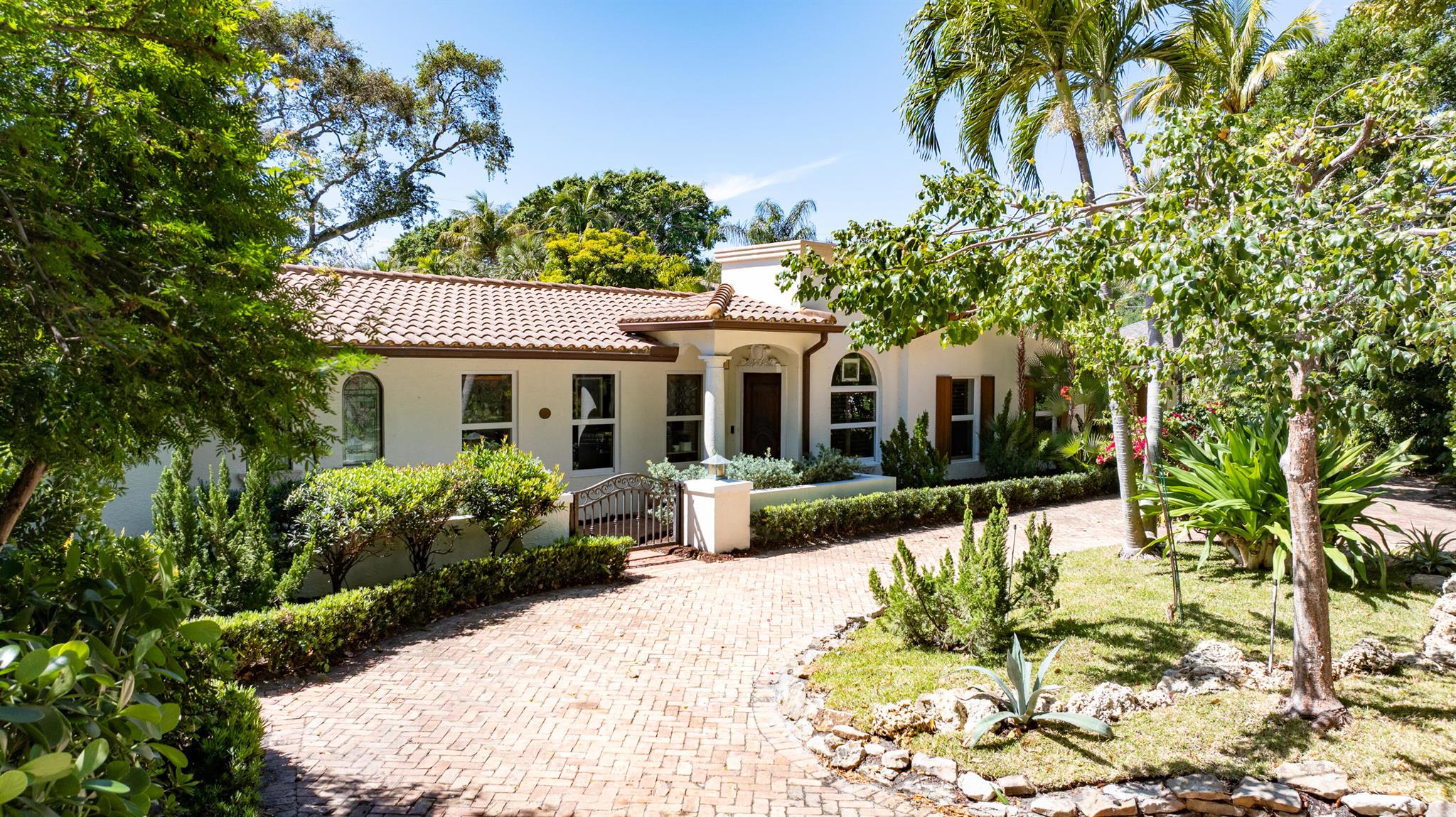898 Azalea Street