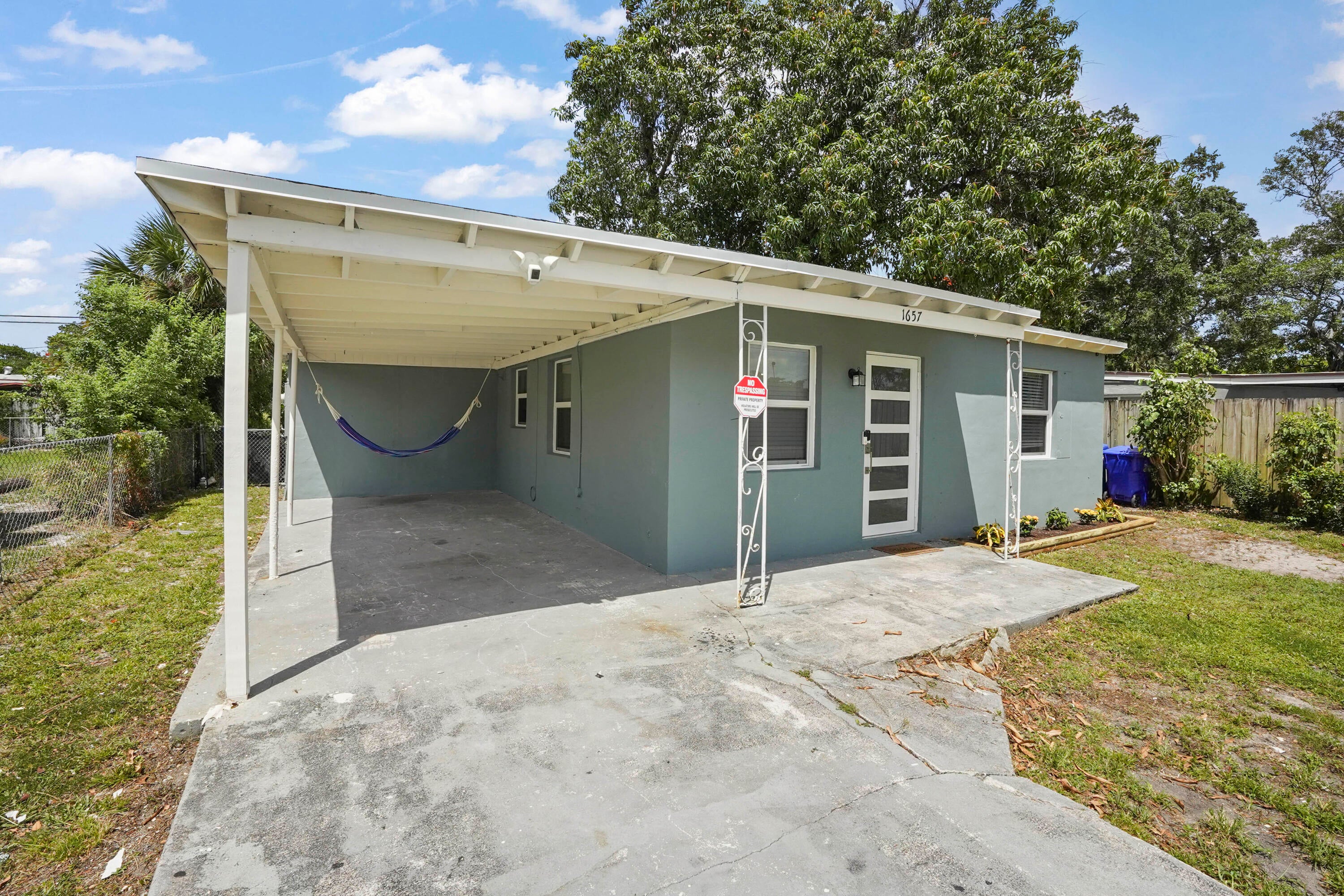 1657 Lauderdale Manor Drive
