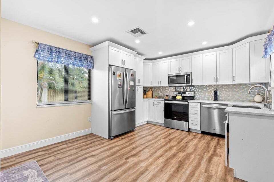 RAINBERRY BAY SEC 10 - Residential Lease