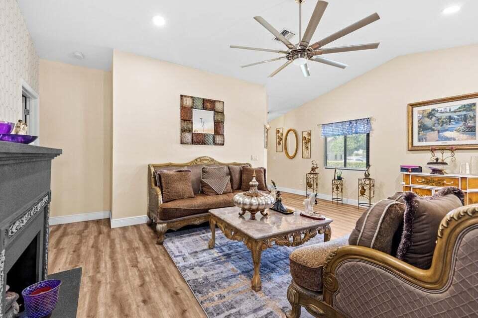 RAINBERRY BAY SEC 10 - Residential Lease