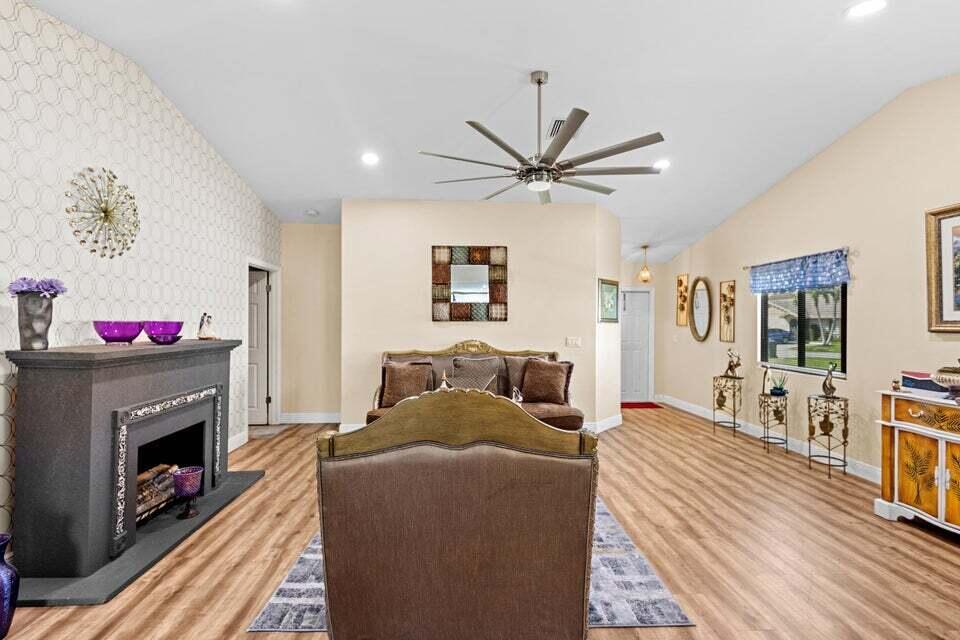 RAINBERRY BAY SEC 10 - Residential Lease