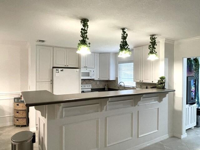 Photo of 1080 NORTH Drive #B, Delray Beach, FL 33445 (MLS # B26067388)