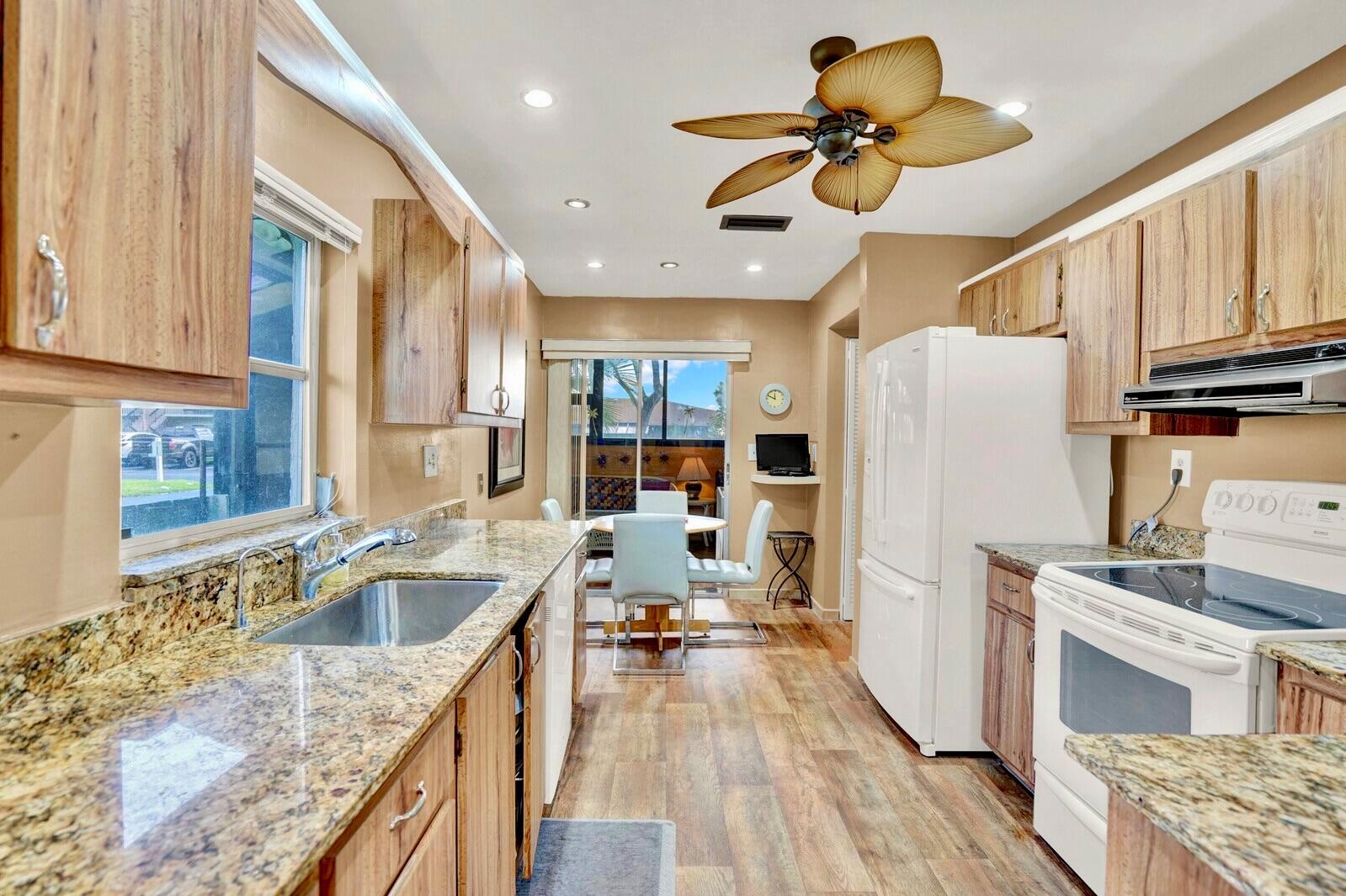 PALM GREENS AT VILLA DEL - Residential