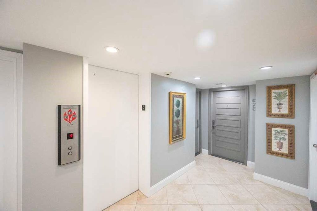 Photo of 2800 E Sunrise Blvd #5B, Fort Lauderdale, FL 33304 (MLS # F10533386)