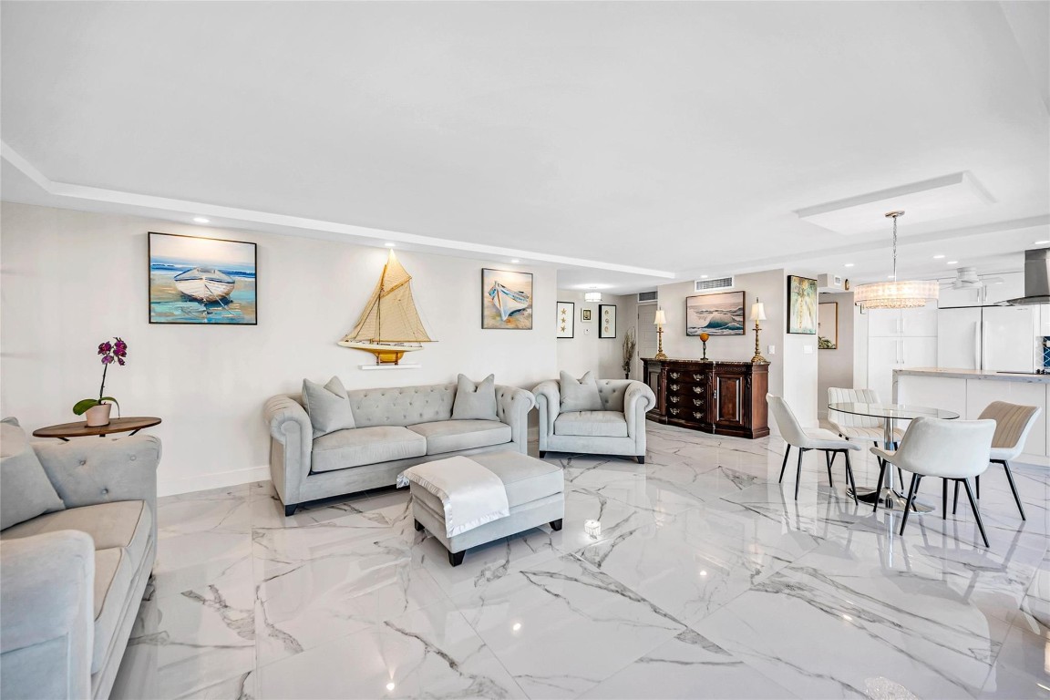 2800 E Sunrise Boulevard 5B