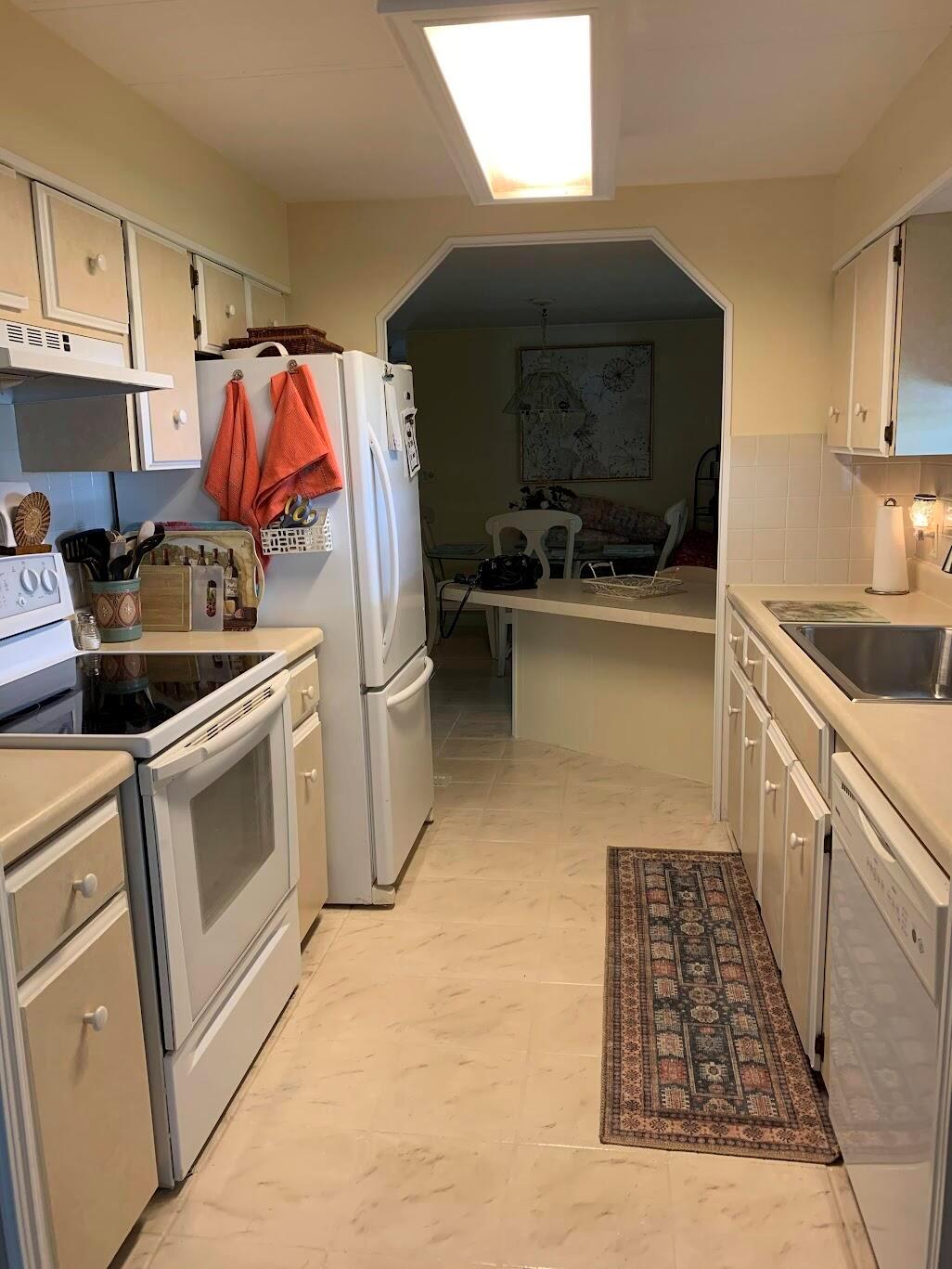 Spanish Lakes Riverfront - Residential Lease