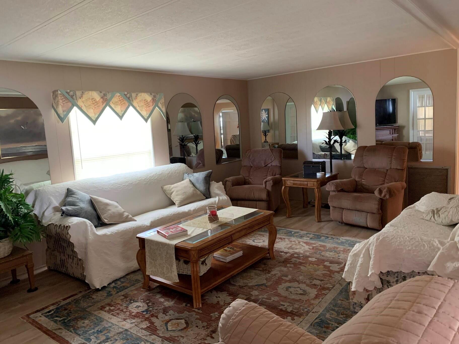 Spanish Lakes Riverfront - Residential Lease