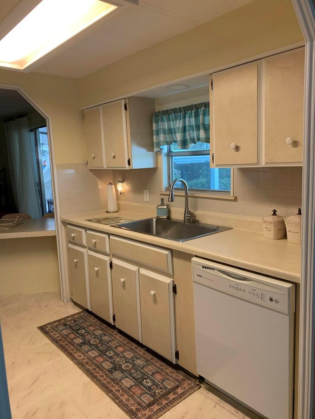 Spanish Lakes Riverfront - Residential Lease