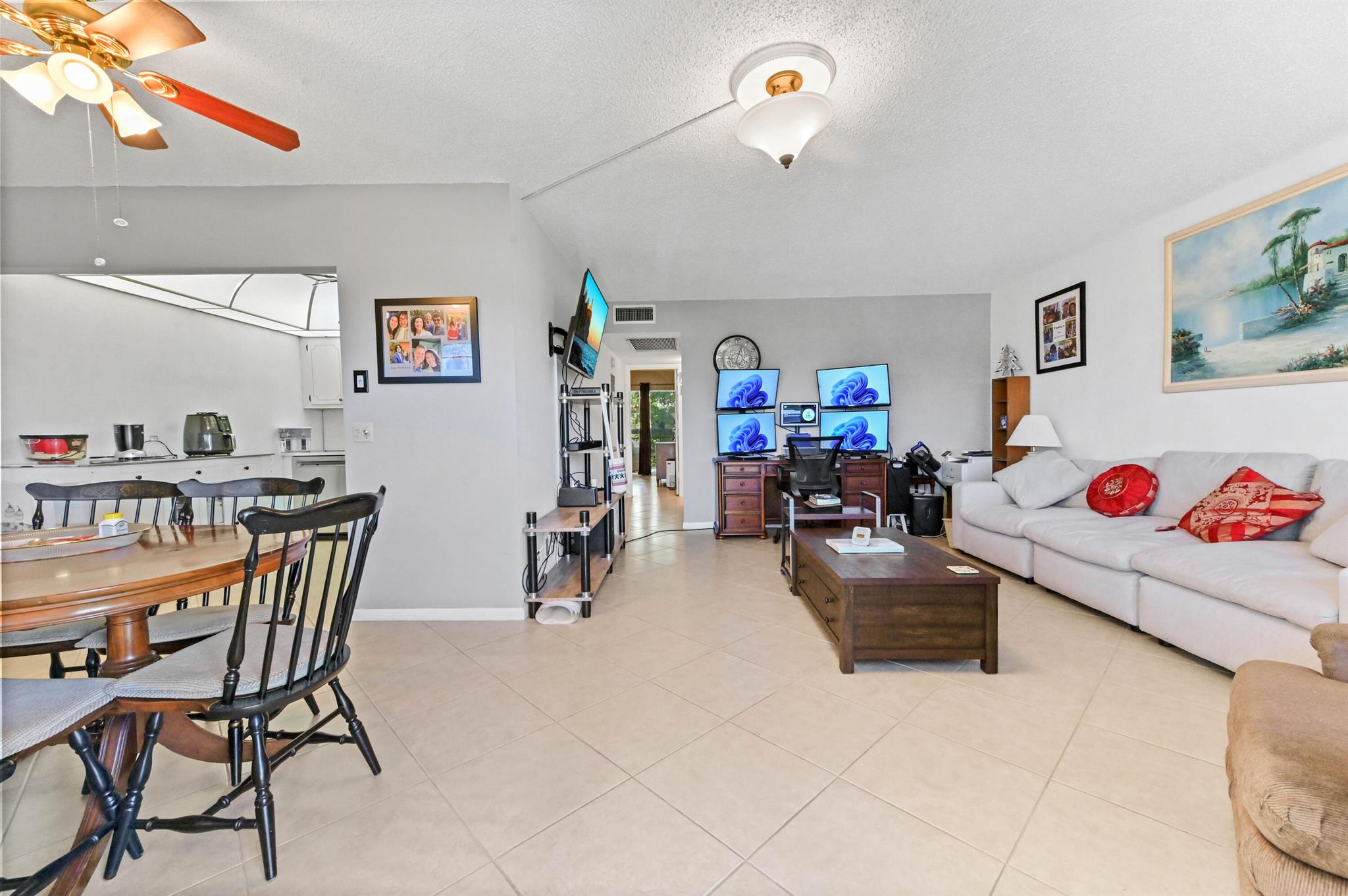 4031 Lyndhurst J