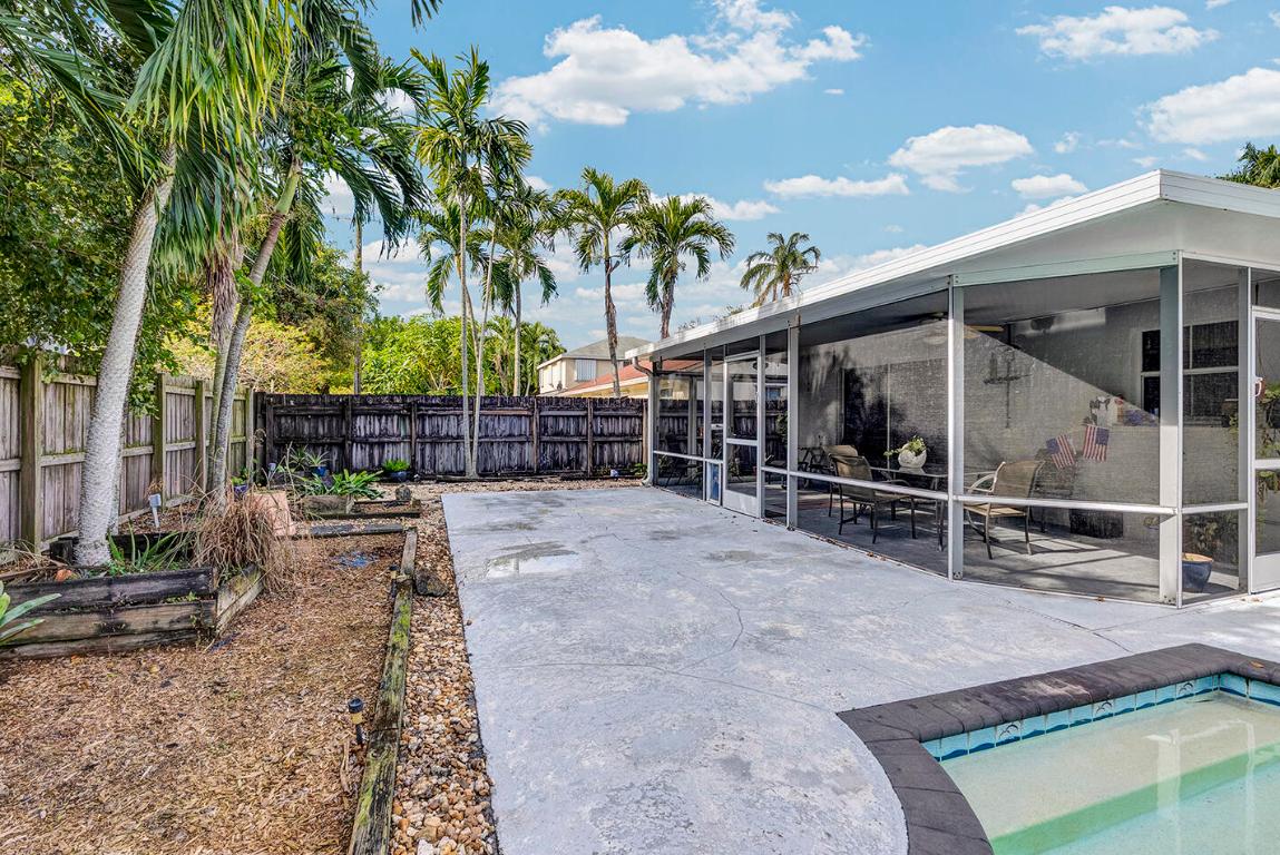 LYONS WEST - Residential