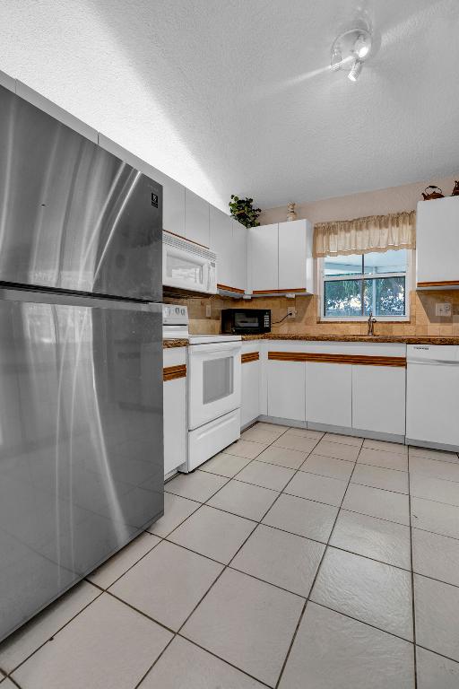 LYONS WEST - Residential