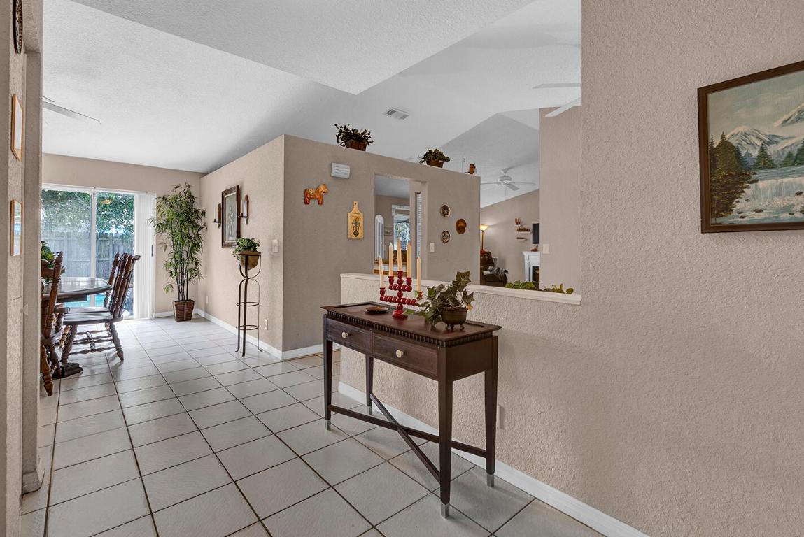 LYONS WEST - Residential